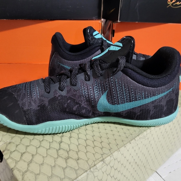 Kobe 11 Mamba Rage Scorpions, Nike, size 7y, no box, excellent condition - Picture 6 of 9